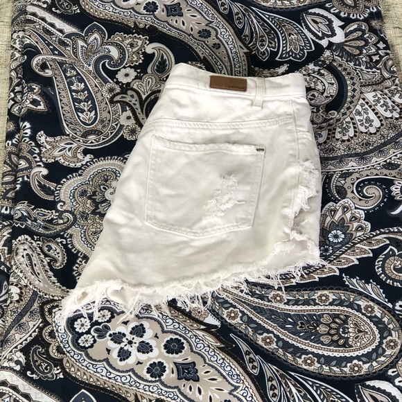American Rag Juniors' Ripped Denim Shorts MSRP $49 - Picture 2 of 3